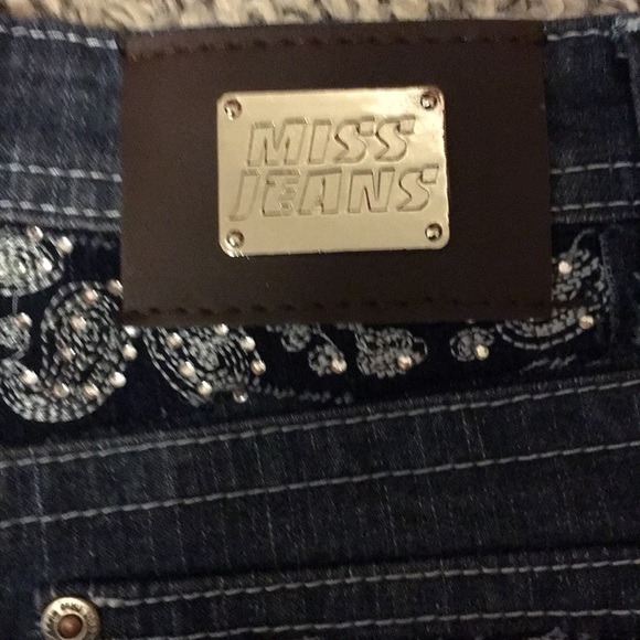 Girl’s Size 8 - Picture 3 of 7